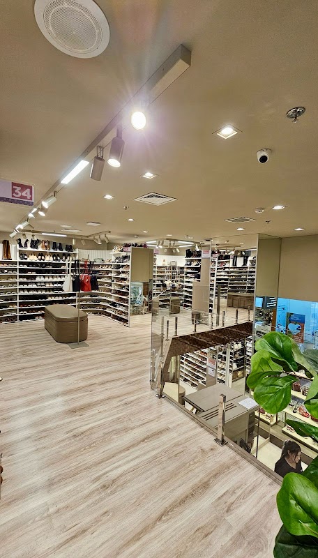 Constance - Shopping Praia da Costa - Calçados em Praia da Costa, Vila Velha/ES - Foto 2