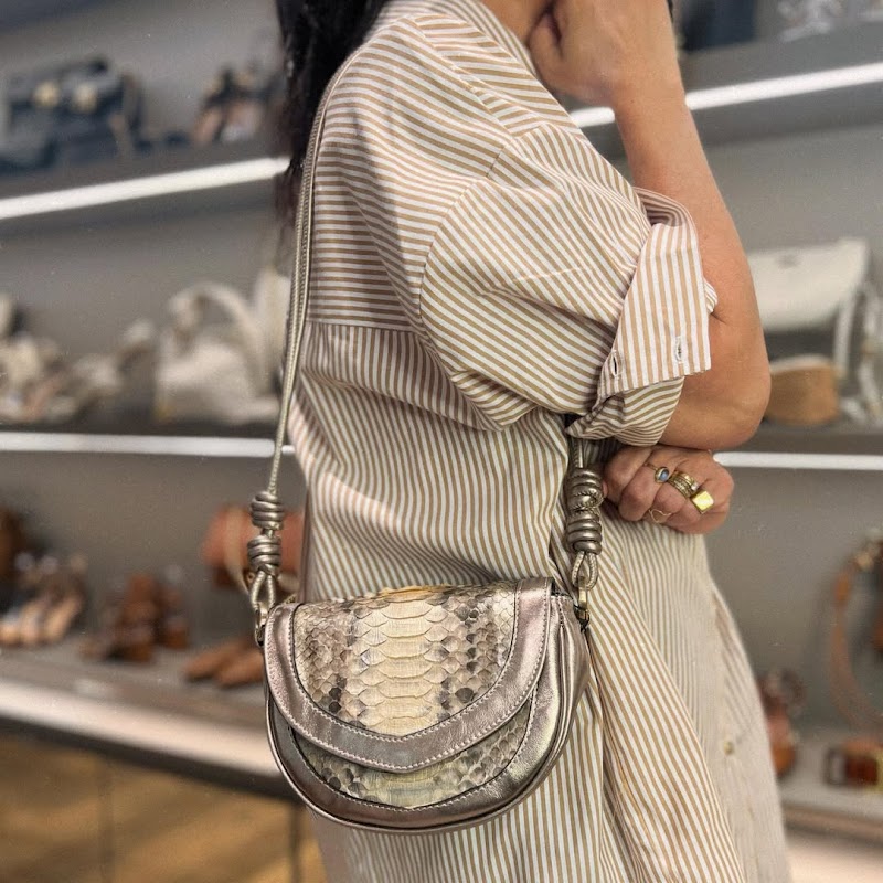 Cristiane Cardoso | Loja de Calçados Praia da Costa Vila Velha - Calçados em Praia da Costa, Vila Velha/ES - Foto 3