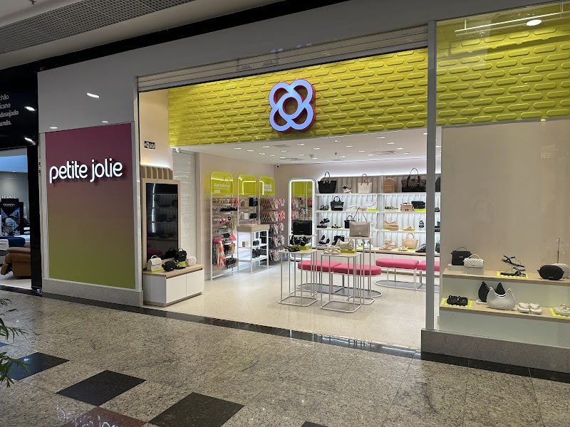 Petite Jolie