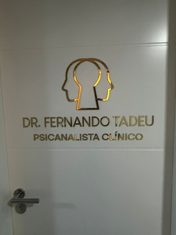 Dr. Fernando Tadeu - Terapia de Casal e Individual - Clínica Médica em Praia da Costa, Vila Velha/ES - Foto 2