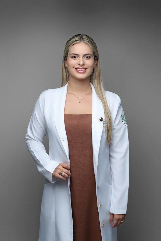 Dra. Emmily Rocha Nutricionista