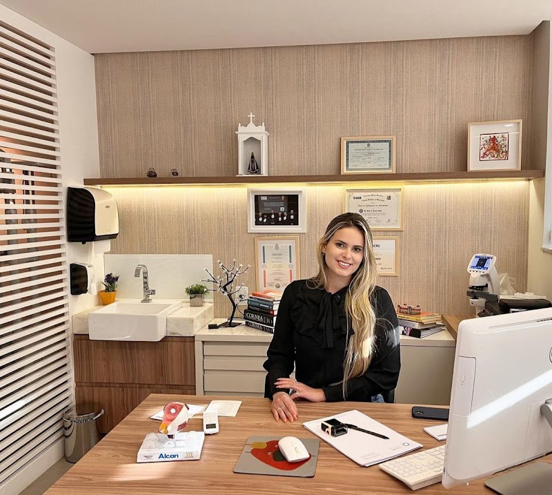 Dra. Emmily Rocha - Nutricionista Clínica e Esportiva Vila Velha - Clínica Médica em Praia da Costa, Vila Velha/ES - Foto 2
