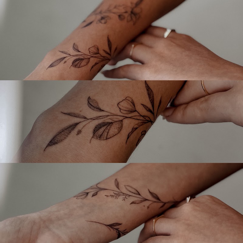 Débora Prati Tatuagens Femininas - geral em Praia da Costa, Vila Velha/ES - Foto 4