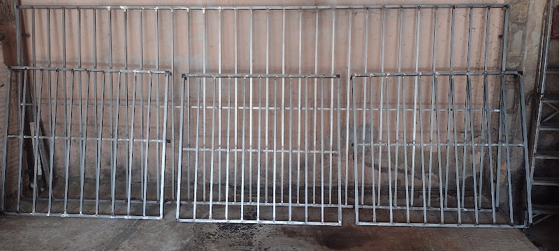 Serralheria Metal - Portas de Aço e Ferro | Bicicletário | Escada de Ferro | Serralharia - Serralheria em Cocal, Vila Velha/ES - Foto 4